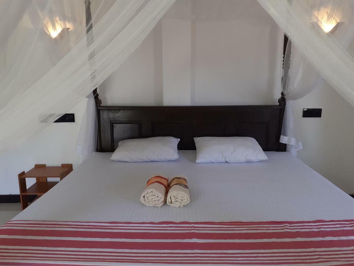 Bisandu guesthouse Mirissa Eksteriør billede
